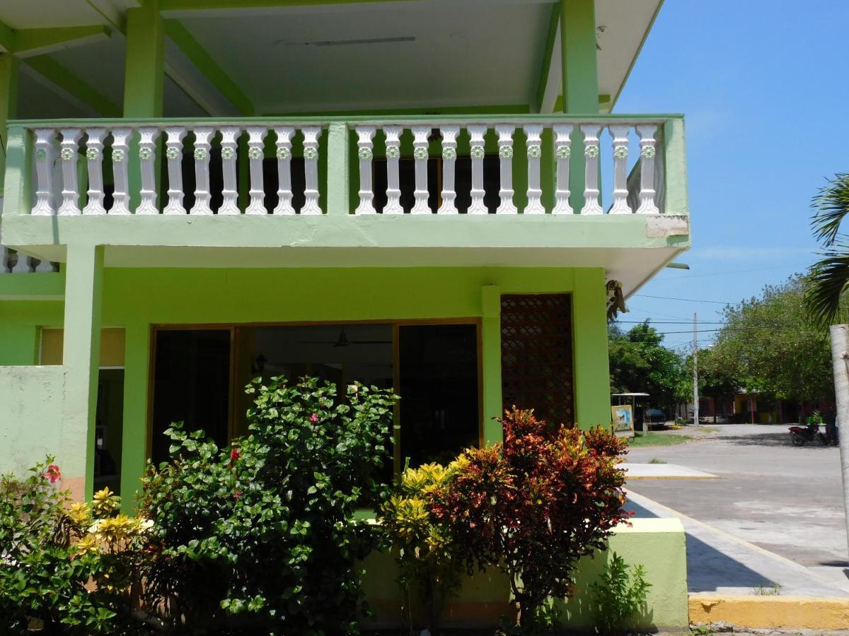 Casa De Huespedes Yoli By Rotamundos Hotel Playa Chachalacas Exterior photo