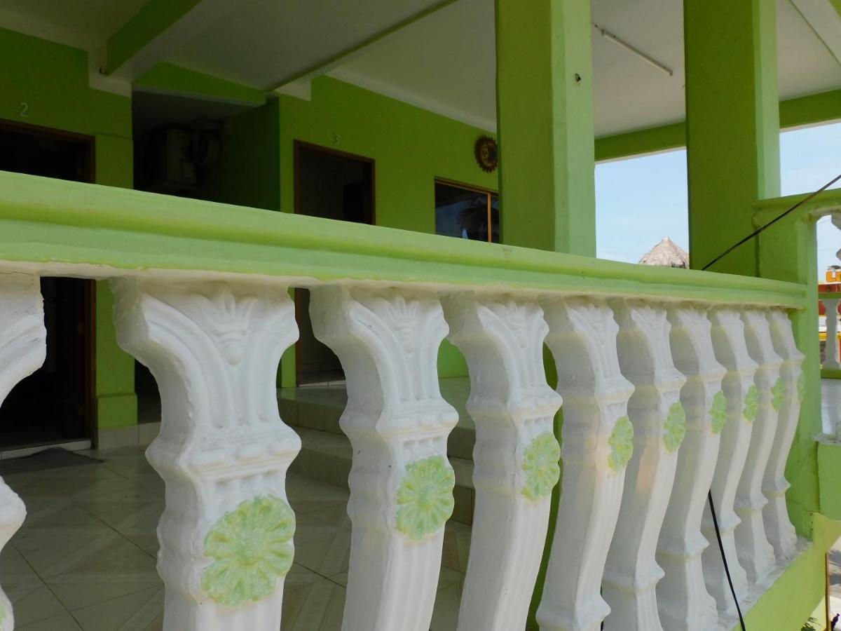 Casa De Huespedes Yoli By Rotamundos Hotel Playa Chachalacas Exterior photo
